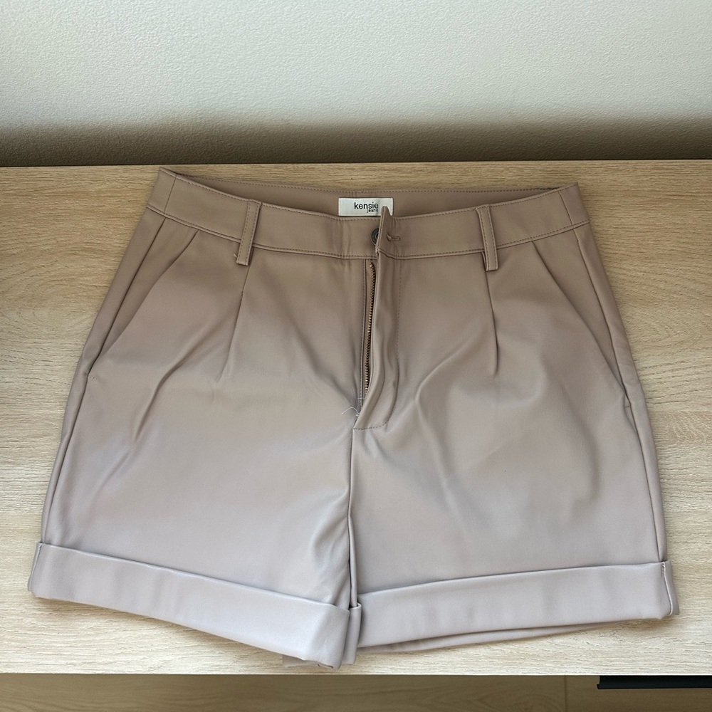 Kensie Women's Tan Shorts
